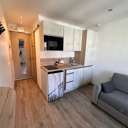 Bright Renovated Steps From Massena 5min Ac Netflix