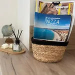 Bright Renovated Steps From Massena 5min Ac Netflix Apartman