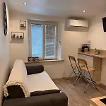 Bright Renovated Steps From Massena 5min Ac Netflix Apartman *