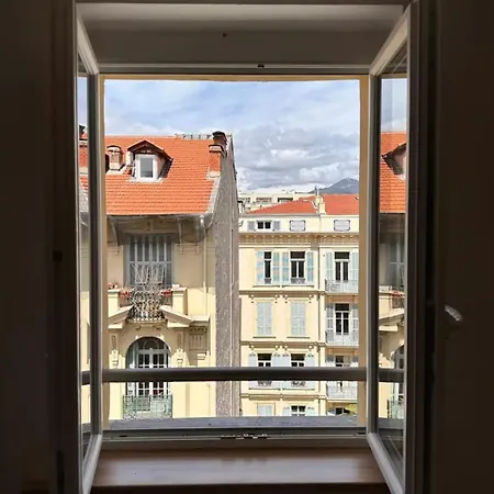 Bright Renovated Steps From Massena 5min Ac Netflix *