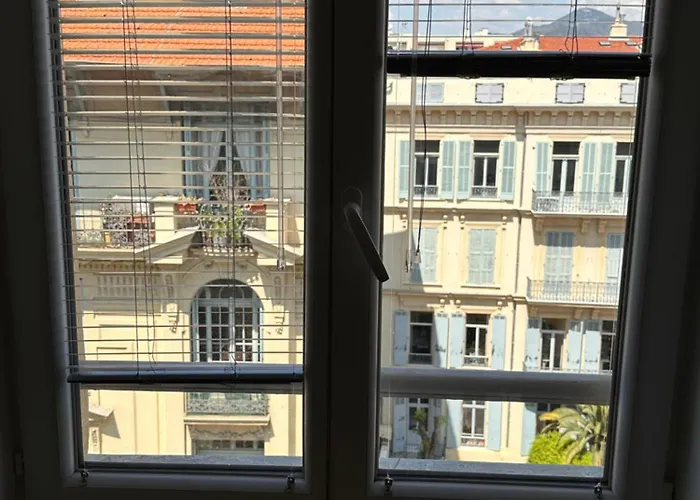 Stylish On Place Massena - Steps From Appartamento Nizza