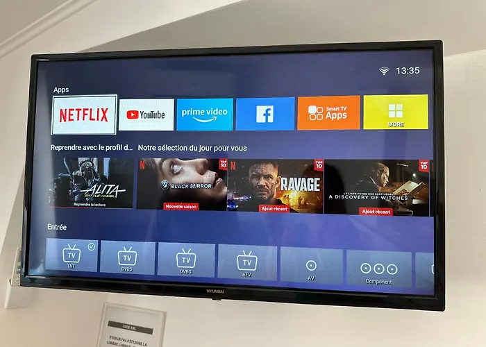 Stylish On Place Massena - Steps From