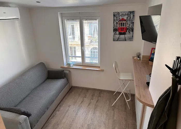 Apartment Stylish On Place Massena - Steps From Nice