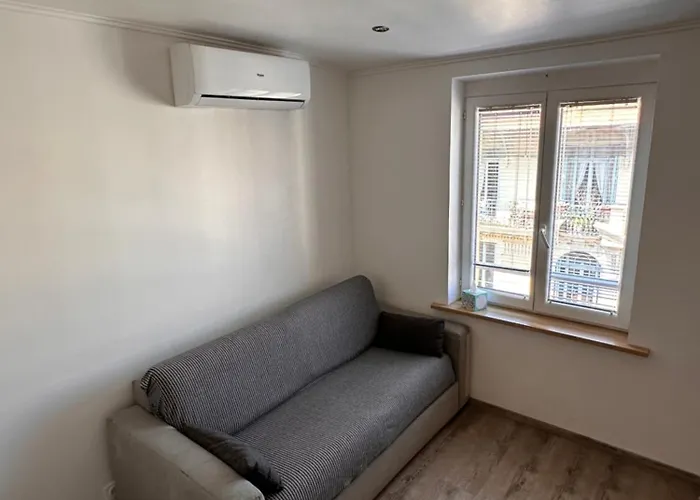 Apartment Stylish On Place Massena - Steps From Nice