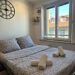 Bright Renovated Steps From Massena 5min Ac Netflix * 니스