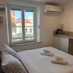 Bright Renovated Steps From Massena 5min Ac Netflix 아파트 니스